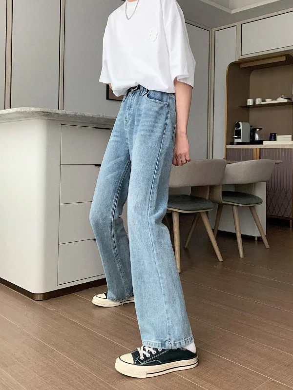 Acid - wash women jeans with a retro finishBasic Straight Blue Jeans