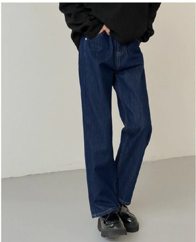 Mom jeans for a nostalgic and casual lookDark Blue Denim Straight Jeans