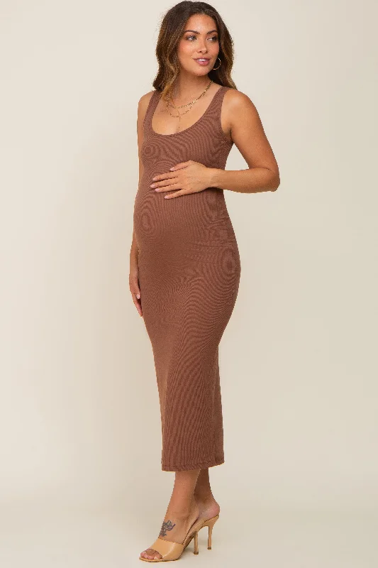 Midi dresses with ribbed textures for a unique and tactile appearanceBrown Ribbed Basic Maternity Maxi Dress