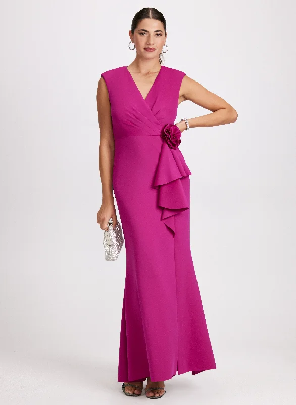 Midi dresses with pleated skirts for a timeless and elegant appealFlower Detail Crossneck Evening Dress