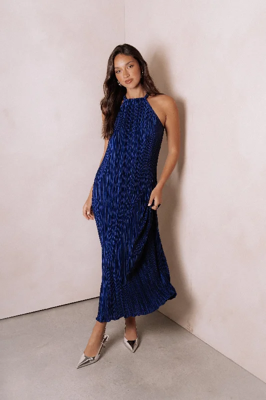 Maxi dresses with bow accents at the waist for a sweet appearanceMelody Plisse Halter Maxi Dress - Navy