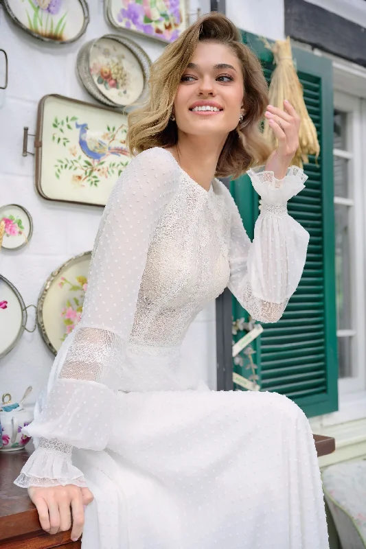 Wedding guest dresses with cold - shoulder ruffled sleeves and knee - length hemsA-Line Long Sleeves Wedding Dress