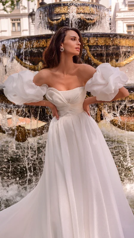 Wedding guest dresses with puff sleeves and knee - length hemsModern Strapless Organza Wedding Dress with Removable Puffy Sleeves