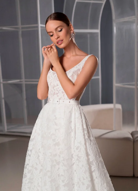 Polka - dot - printed wedding guest dresses with short sleevesSquare Neckline Sleveless Wedding Dress