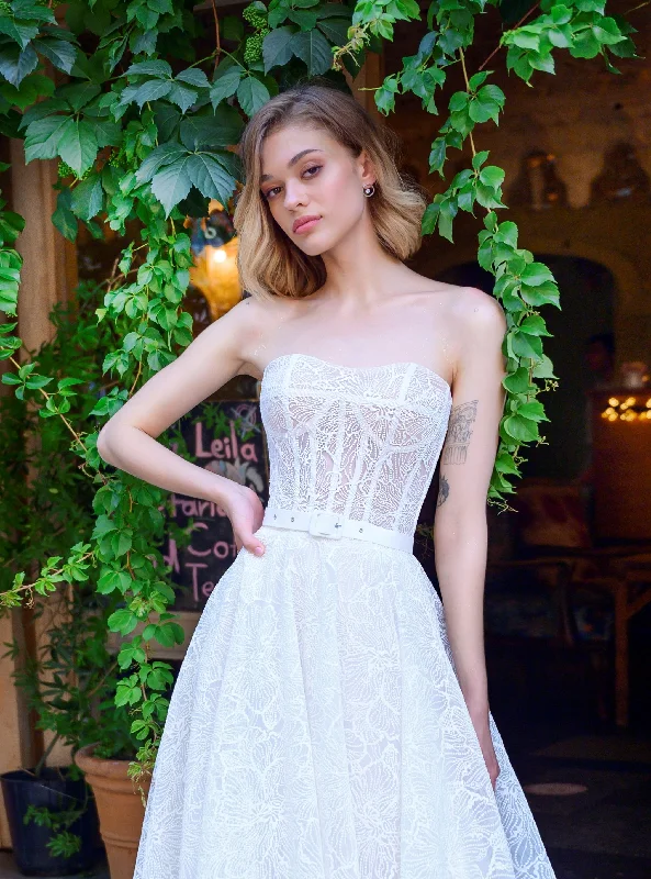 Wedding guest dresses with belted waists and knee - length skirtsStrapless Lace Wedding Dress