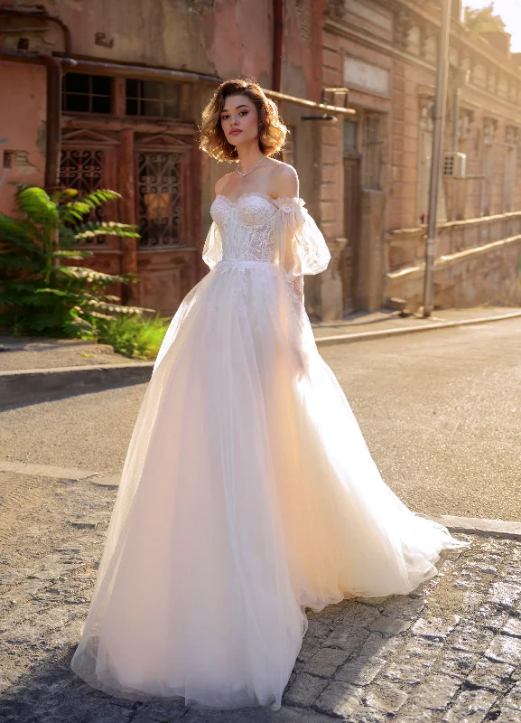 Bow - backed wedding guest dresses in silk for a luxurious feelStrapless Wedding Gown with Detachable Sleeves